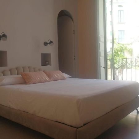 Luciani 33 Luxury Rooms Σαλέρνο Εξωτερικό φωτογραφία