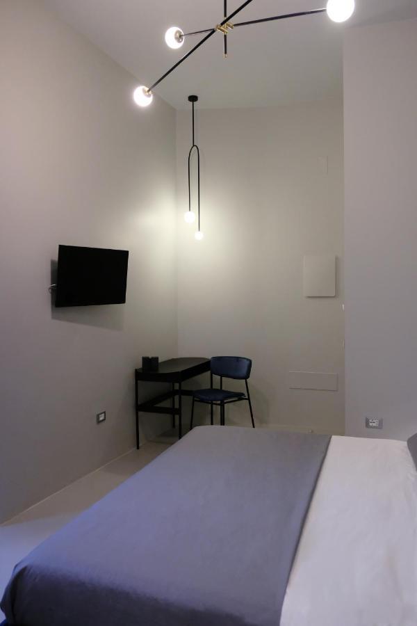Luciani 33 Luxury Rooms Σαλέρνο Εξωτερικό φωτογραφία