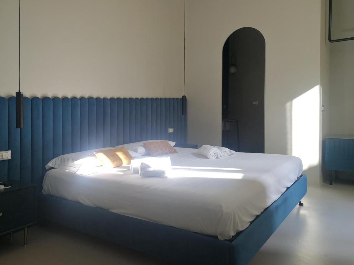 Luciani 33 Luxury Rooms Σαλέρνο Εξωτερικό φωτογραφία