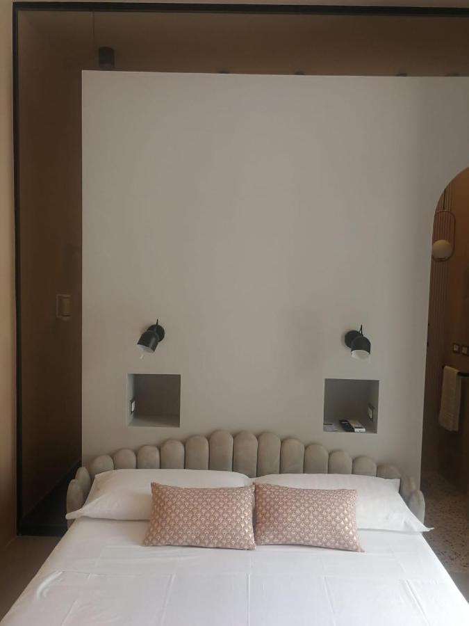 Luciani 33 Luxury Rooms Σαλέρνο Εξωτερικό φωτογραφία