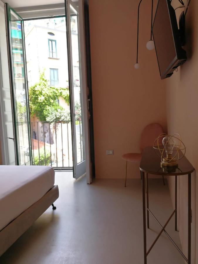 Luciani 33 Luxury Rooms Σαλέρνο Εξωτερικό φωτογραφία
