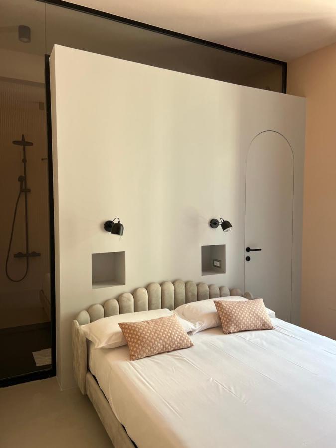 Luciani 33 Luxury Rooms Σαλέρνο Εξωτερικό φωτογραφία